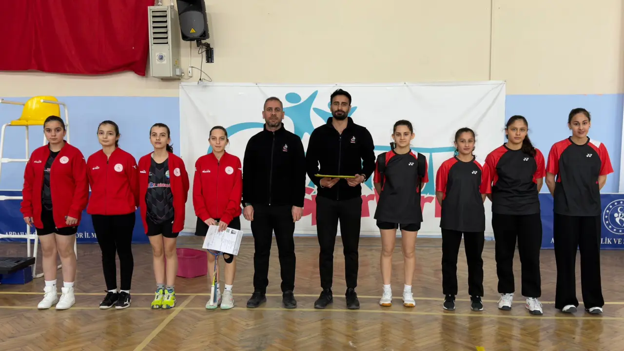Tekke Ortaokulu Badminton Takımı Üst Üste 3. Kez Bölge Şampiyonu Oldu 6