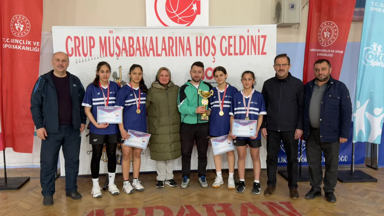 Tekke Ortaokulu Badminton Takımı Üst Üste 3. Kez Bölge Şampiyonu Oldu 11