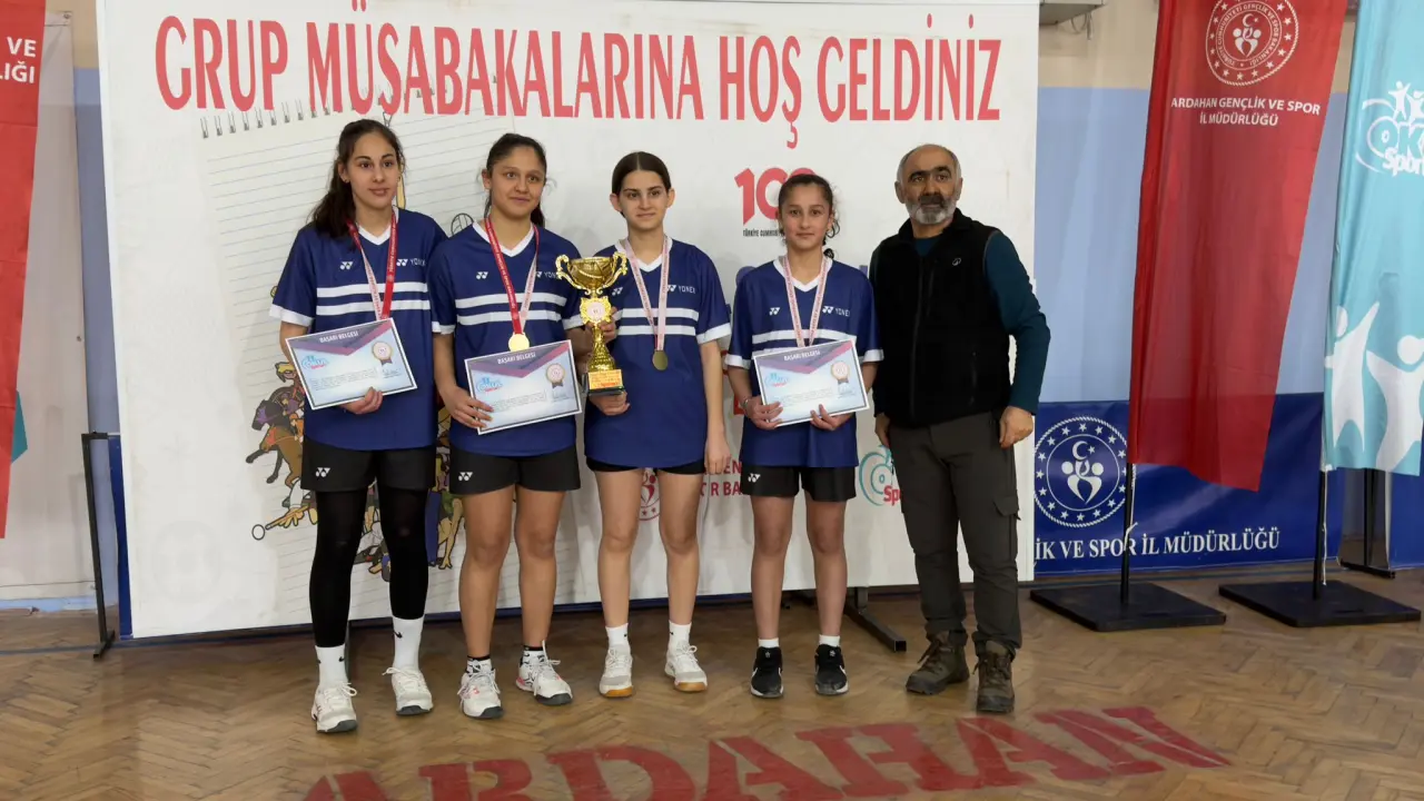 Tekke Ortaokulu Badminton Takımı Üst Üste 3. Kez Bölge Şampiyonu Oldu 9
