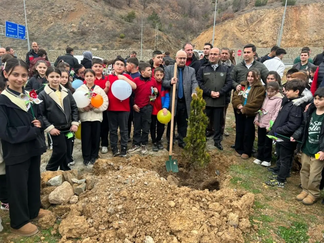 Torul’da Eğitime Yeşil Dokunuş: ÇEDES Hatıra Ormanı Kuruldu 10
