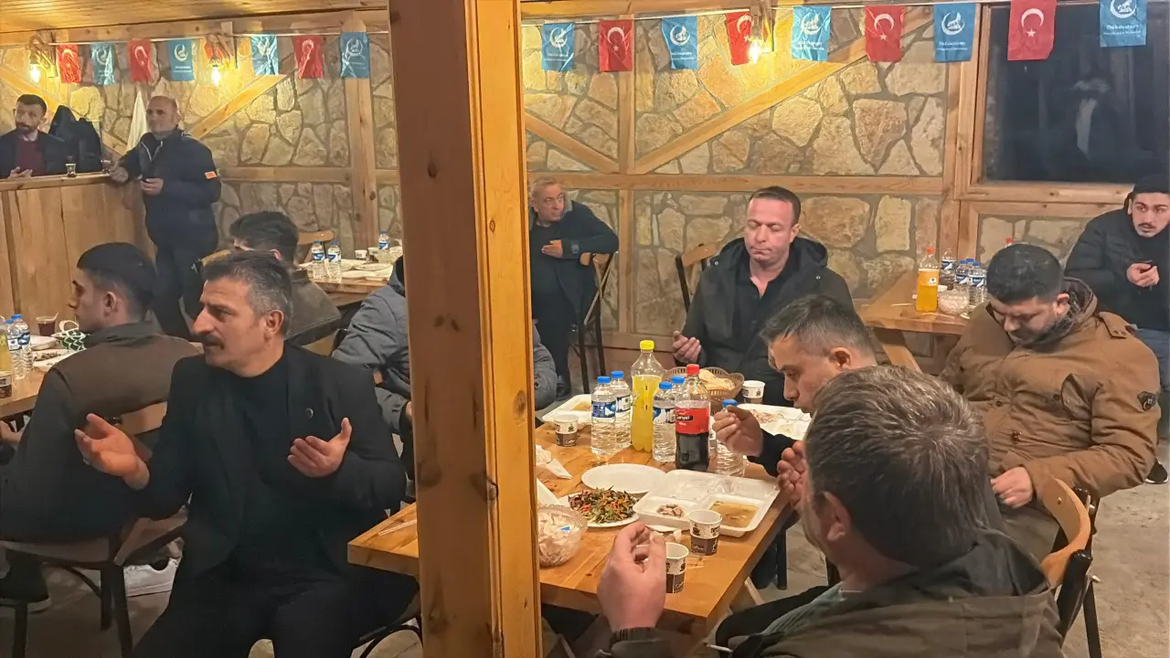 Ülkü Ocakları Gümüşhane İl Başkanlığı Ramazan Boyunca Gönül Sofraları Kurdu 11