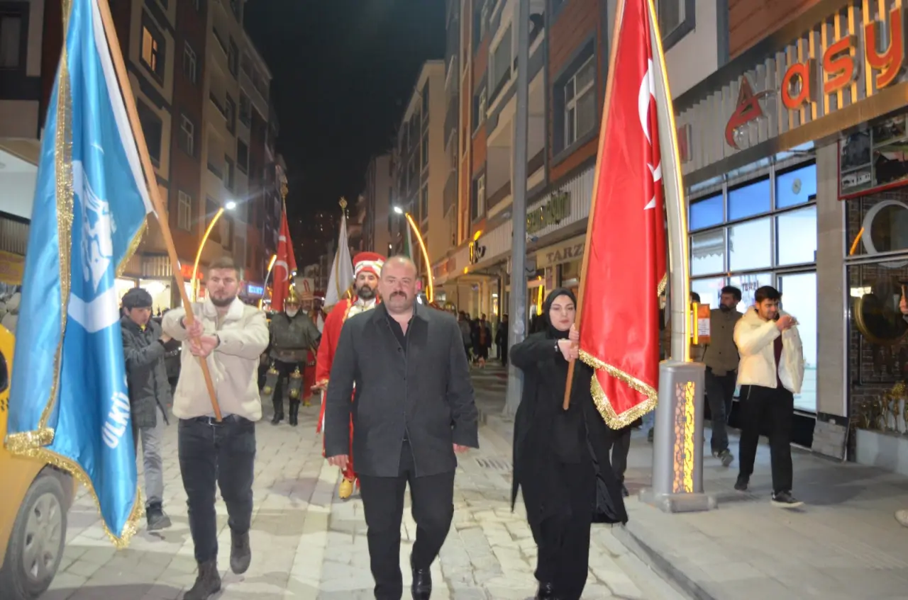 Ülkü Ocakları Gümüşhane İl Başkanlığı’ndan Görkemli Mehter Yürüyüşü 9