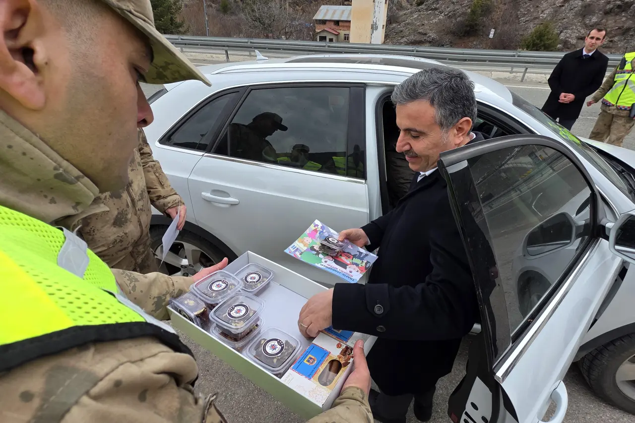 Vali Cevdet Atay: "Bayram Sevinci Acıya Dönüşmesin" 2