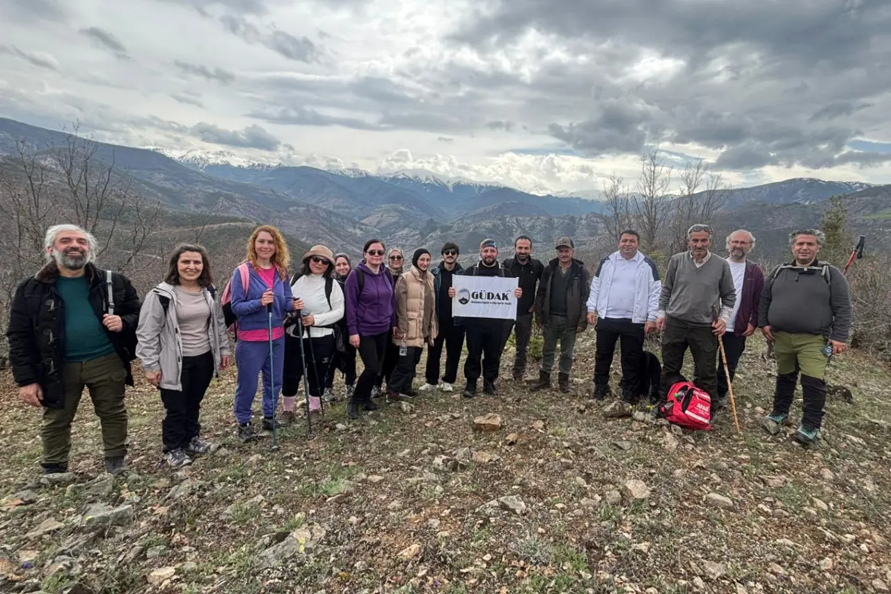 Godanas Ormanlarını 14 kilometre yürüyerek aştılar! 7