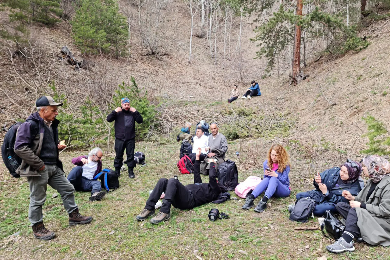 Godanas Ormanlarını 14 kilometre yürüyerek aştılar! 13