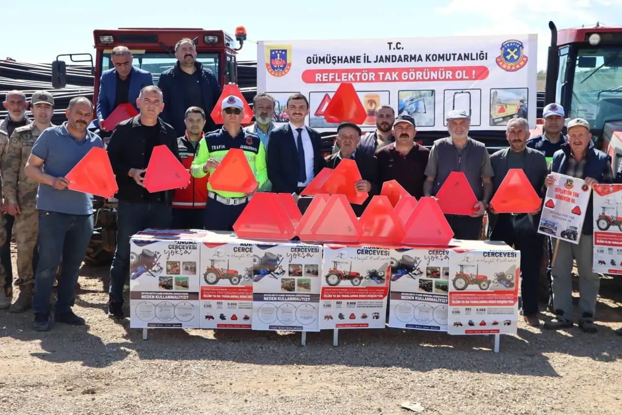 Gümüşhane İl Jandarma Komutanlığı’ndan Çiftçilere Trafik Güvenliği Eğitimi 3