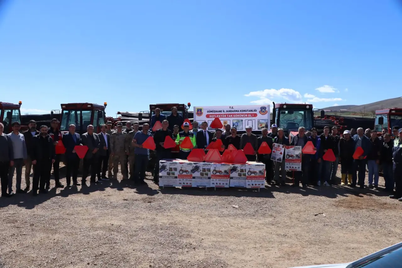 Gümüşhane İl Jandarma Komutanlığı’ndan Çiftçilere Trafik Güvenliği Eğitimi 1