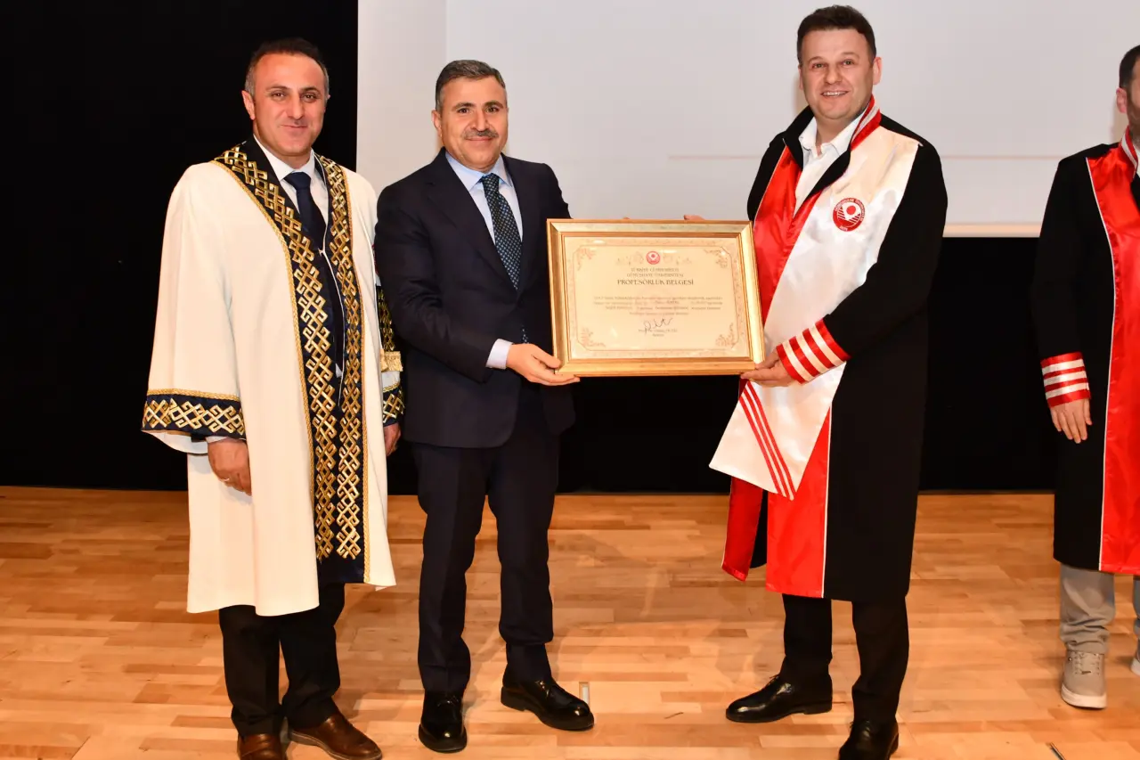 Gümüşhane Üniversitesi’nde bilimsel başarı ve akademik emek ödüllendirildi 1