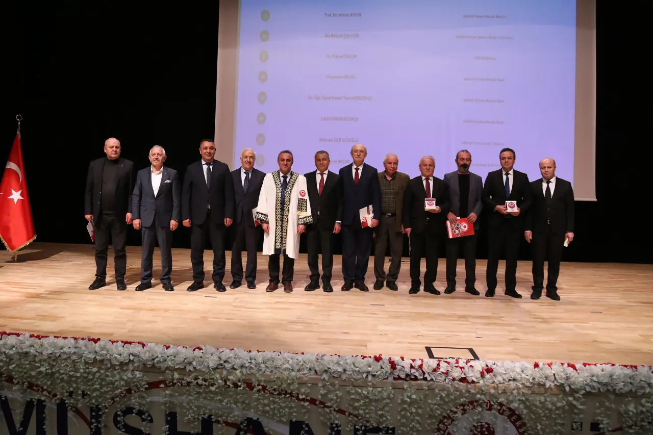 Gümüşhane Üniversitesi’nde bilimsel başarı ve akademik emek ödüllendirildi 2