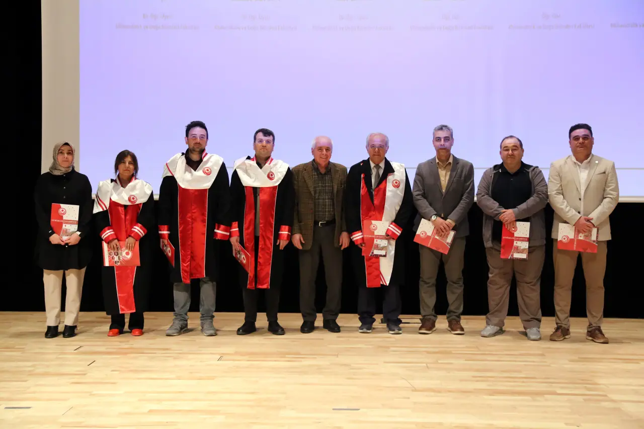 Gümüşhane Üniversitesi’nde bilimsel başarı ve akademik emek ödüllendirildi 11