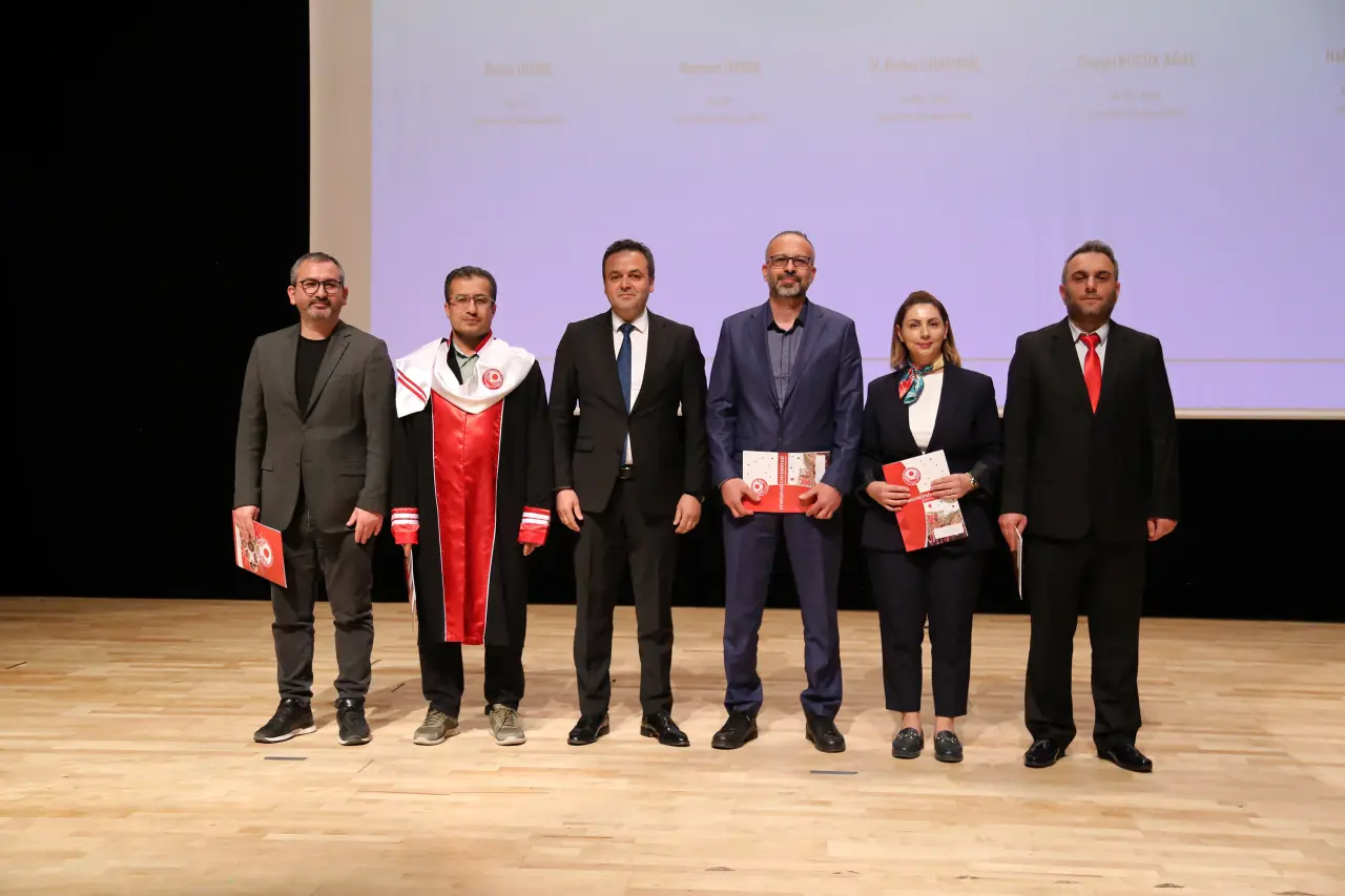 Gümüşhane Üniversitesi’nde bilimsel başarı ve akademik emek ödüllendirildi 15