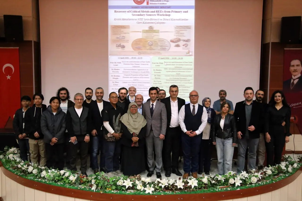 Gümüşhane Üniversitesi’nde Uluslararası Katılımlı ‘Kritik Metaller’ Paneli Düzenlendi 9