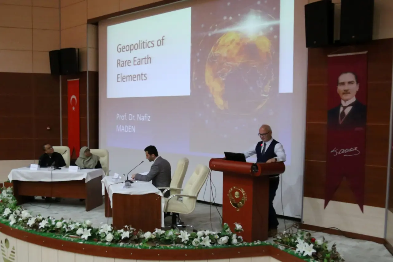 Gümüşhane Üniversitesi’nde Uluslararası Katılımlı ‘Kritik Metaller’ Paneli Düzenlendi 6