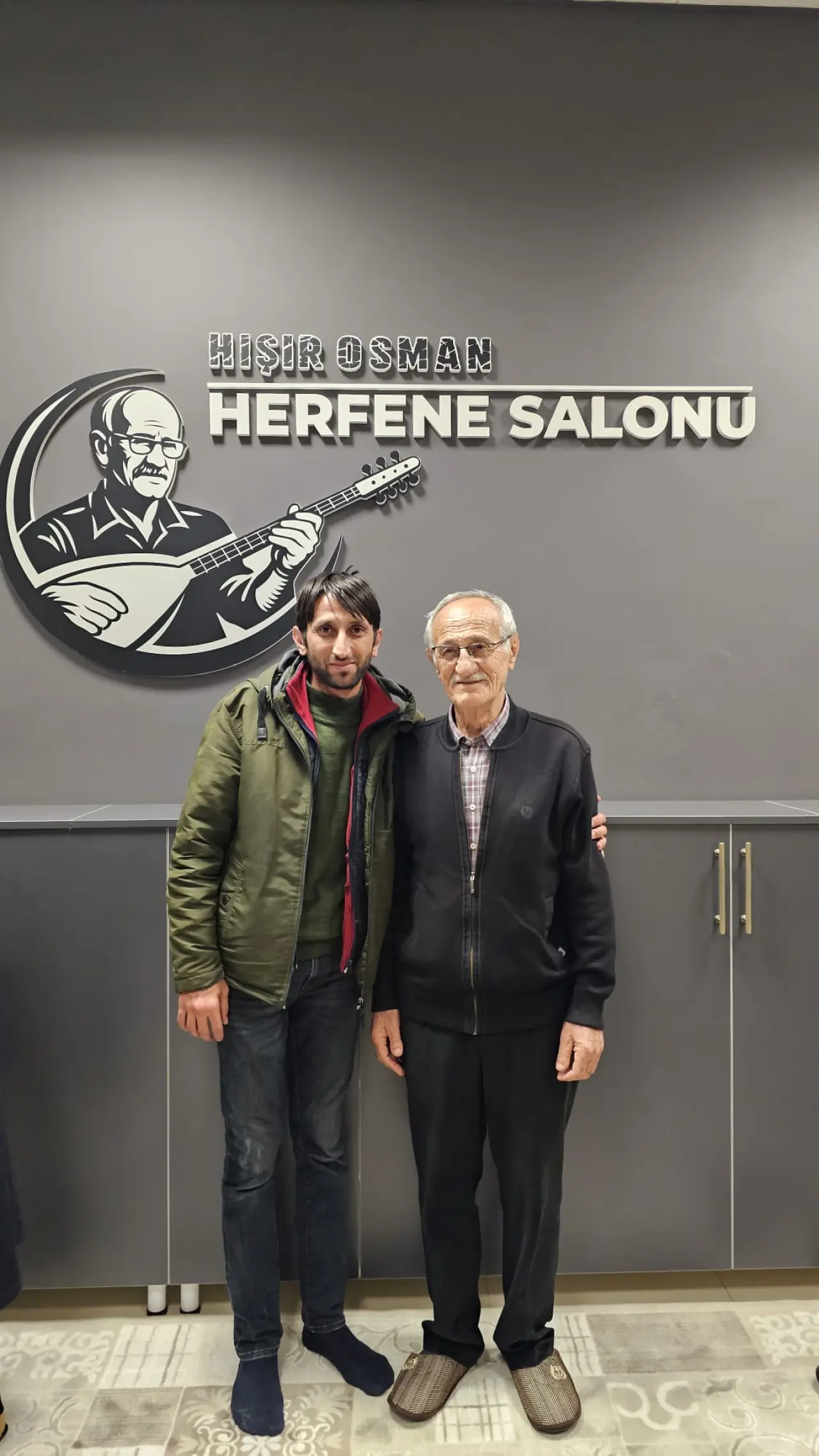 Gümüşhane’de Duygu Dolu Anlar: Ünlü Şair Gözyaşlarını Tutamadı! 17