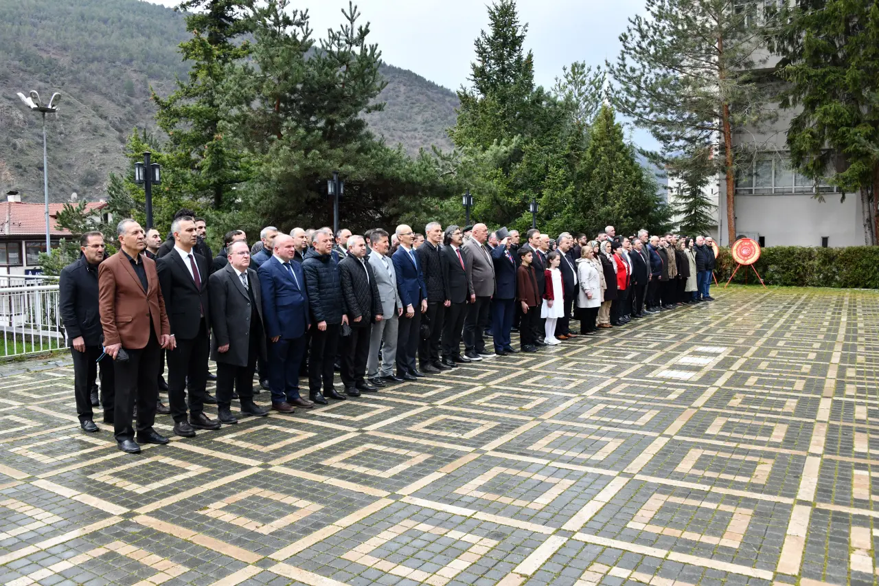 Gümüşhane’de 23 Nisan Ulusal Egemenlik ve Çocuk Bayramı Törenlerle Kutlandı 7