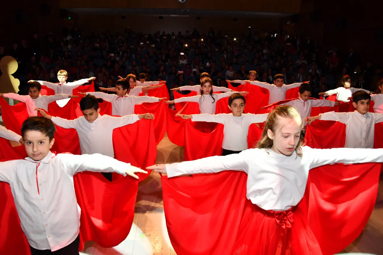 Gümüşhane’de 23 Nisan Ulusal Egemenlik ve Çocuk Bayramı Törenlerle Kutlandı 23