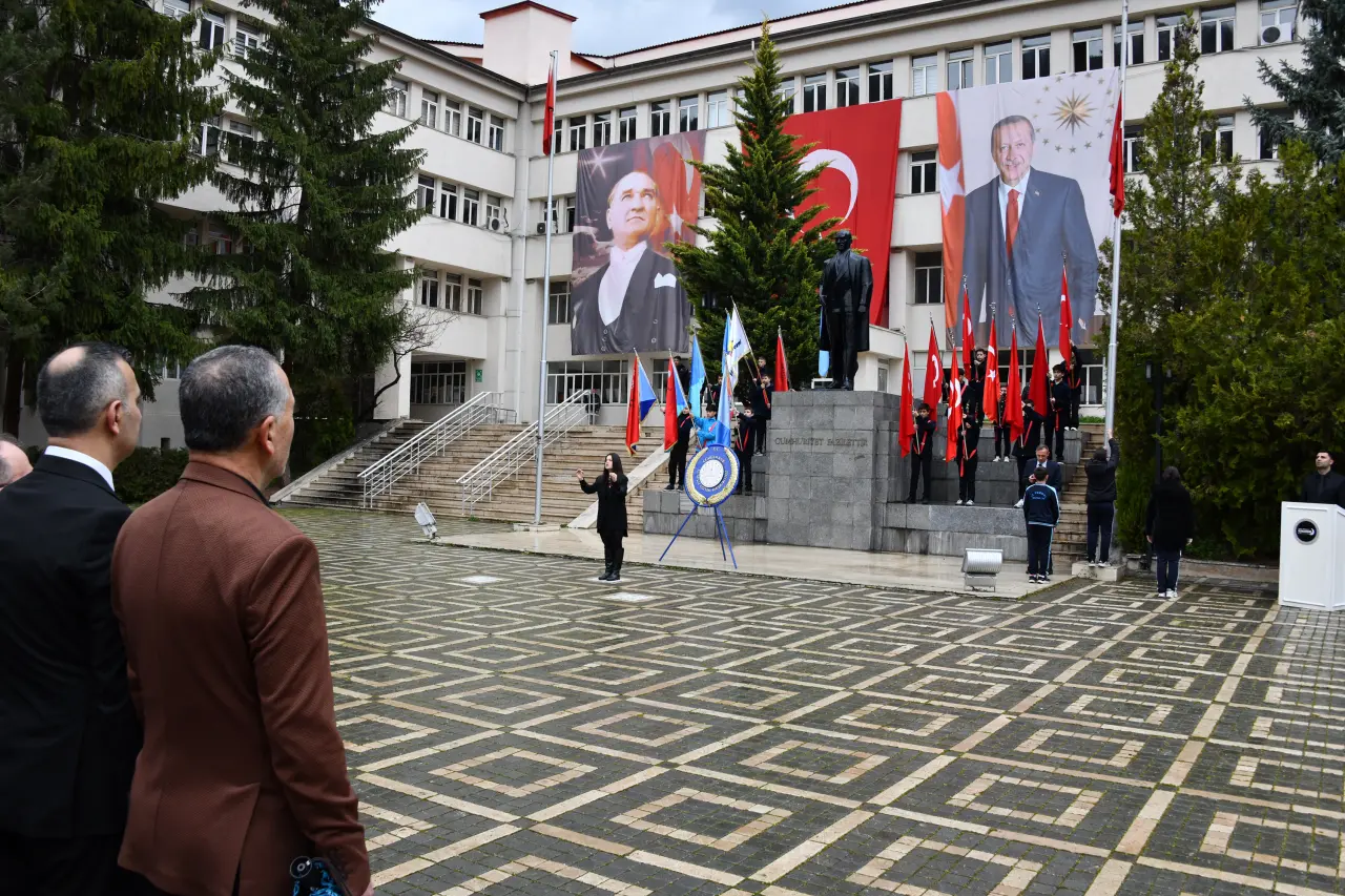 Gümüşhane’de 23 Nisan Ulusal Egemenlik ve Çocuk Bayramı Törenlerle Kutlandı 9