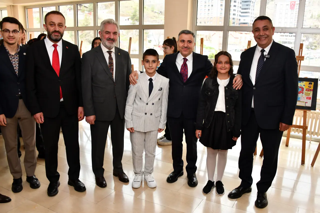 Gümüşhane’de 23 Nisan Ulusal Egemenlik ve Çocuk Bayramı Törenlerle Kutlandı 29