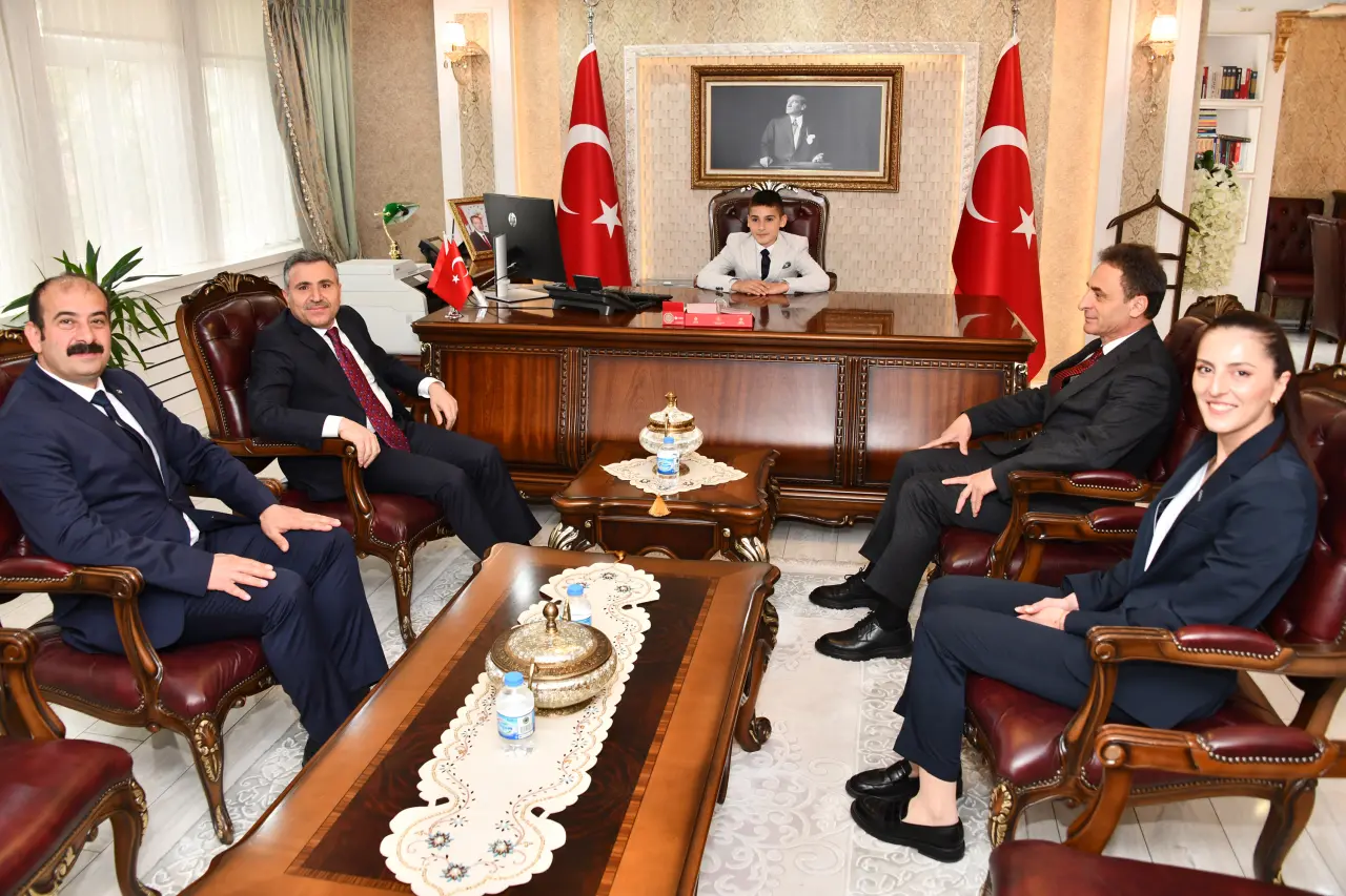 Gümüşhane’de 23 Nisan Ulusal Egemenlik ve Çocuk Bayramı Törenlerle Kutlandı 15