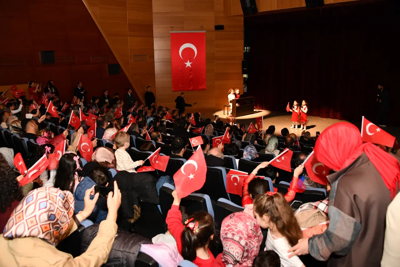 Gümüşhane’de 23 Nisan Ulusal Egemenlik ve Çocuk Bayramı Törenlerle Kutlandı 48