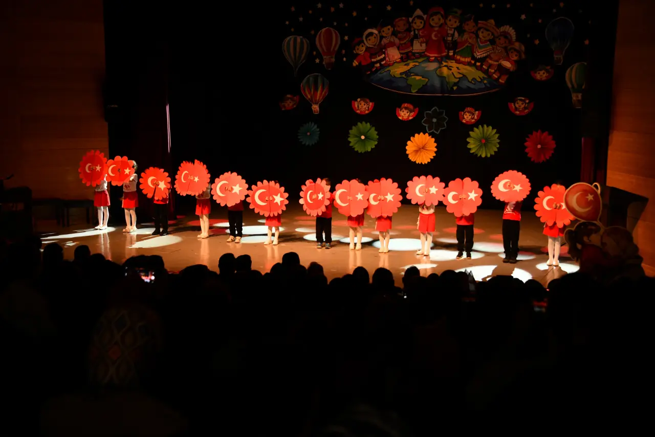 Gümüşhane’de 23 Nisan Ulusal Egemenlik ve Çocuk Bayramı Törenlerle Kutlandı 43