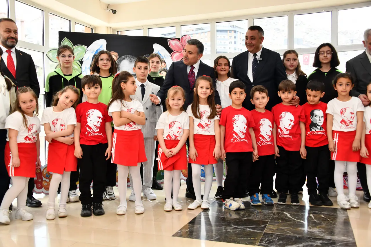 Gümüşhane’de 23 Nisan Ulusal Egemenlik ve Çocuk Bayramı Törenlerle Kutlandı 30