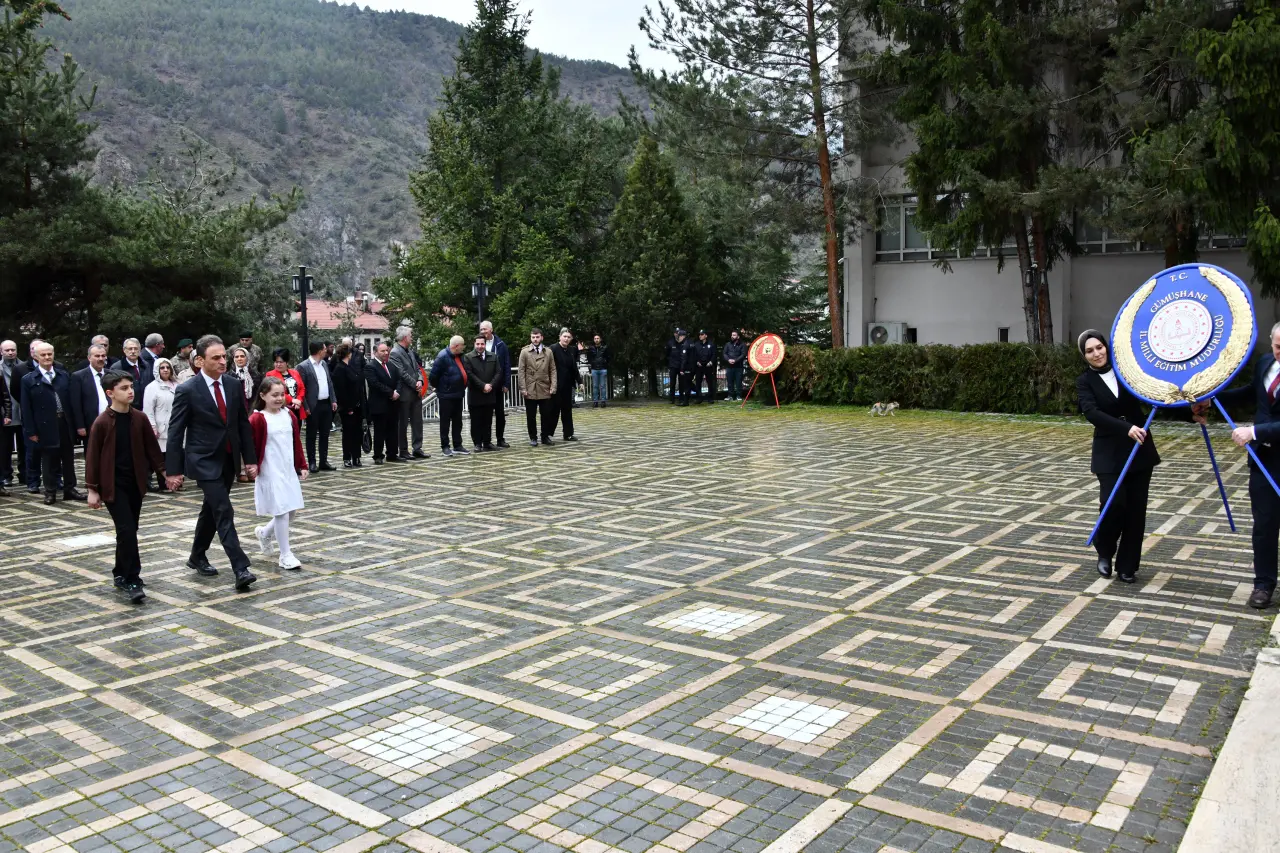 Gümüşhane’de 23 Nisan Ulusal Egemenlik ve Çocuk Bayramı Törenlerle Kutlandı 3