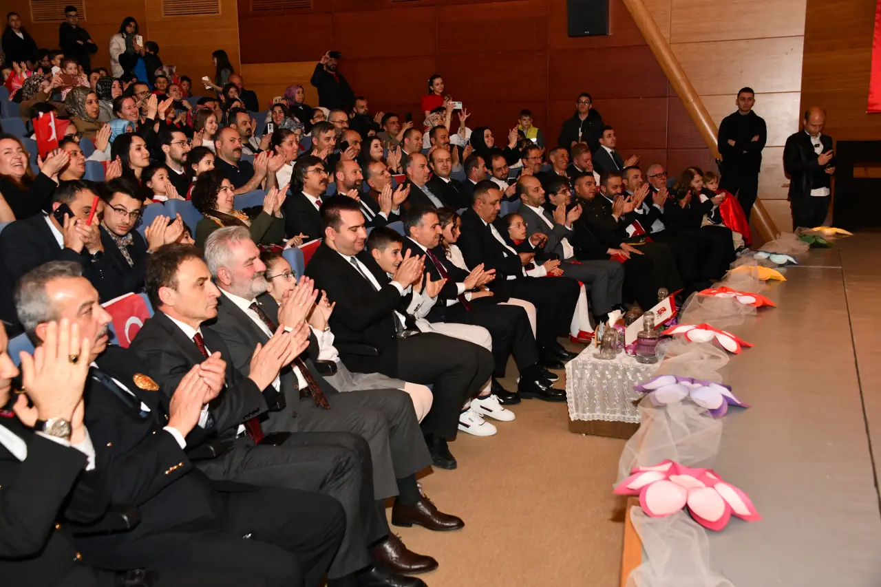 Gümüşhane’de 23 Nisan Ulusal Egemenlik ve Çocuk Bayramı Törenlerle Kutlandı 55