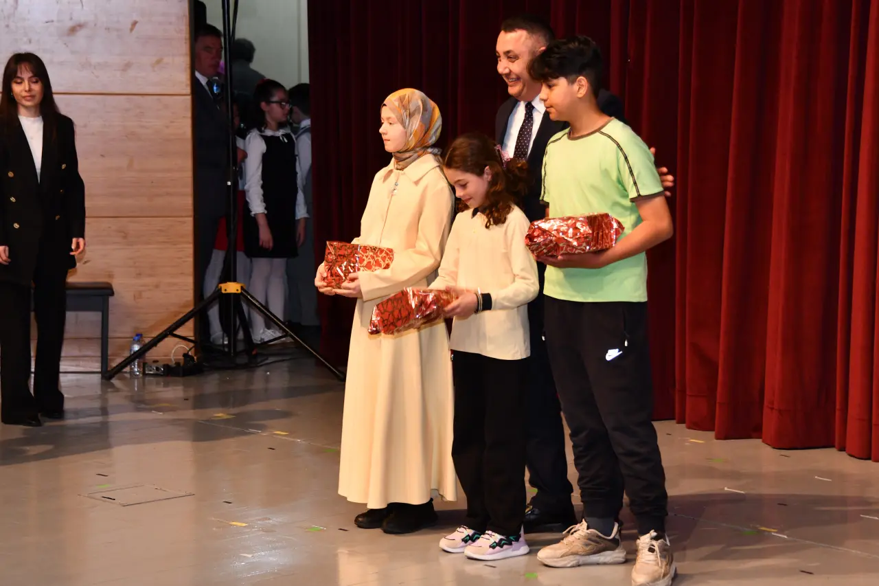 Gümüşhane’de 23 Nisan Ulusal Egemenlik ve Çocuk Bayramı Törenlerle Kutlandı 35