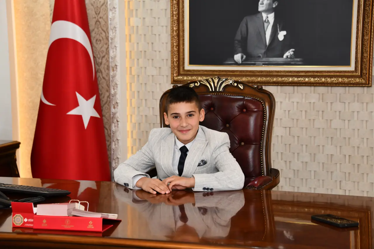 Gümüşhane’de 23 Nisan Ulusal Egemenlik ve Çocuk Bayramı Törenlerle Kutlandı 16