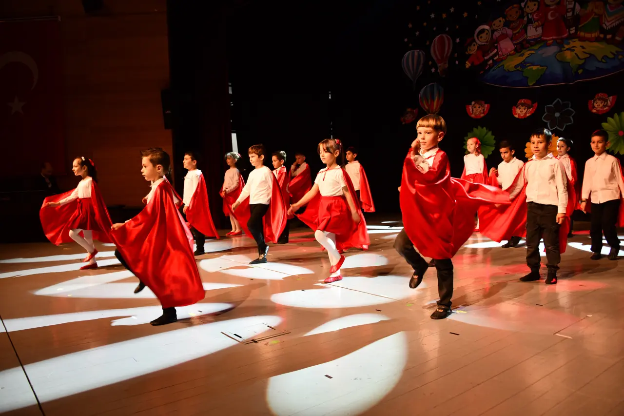 Gümüşhane’de 23 Nisan Ulusal Egemenlik ve Çocuk Bayramı Törenlerle Kutlandı 50