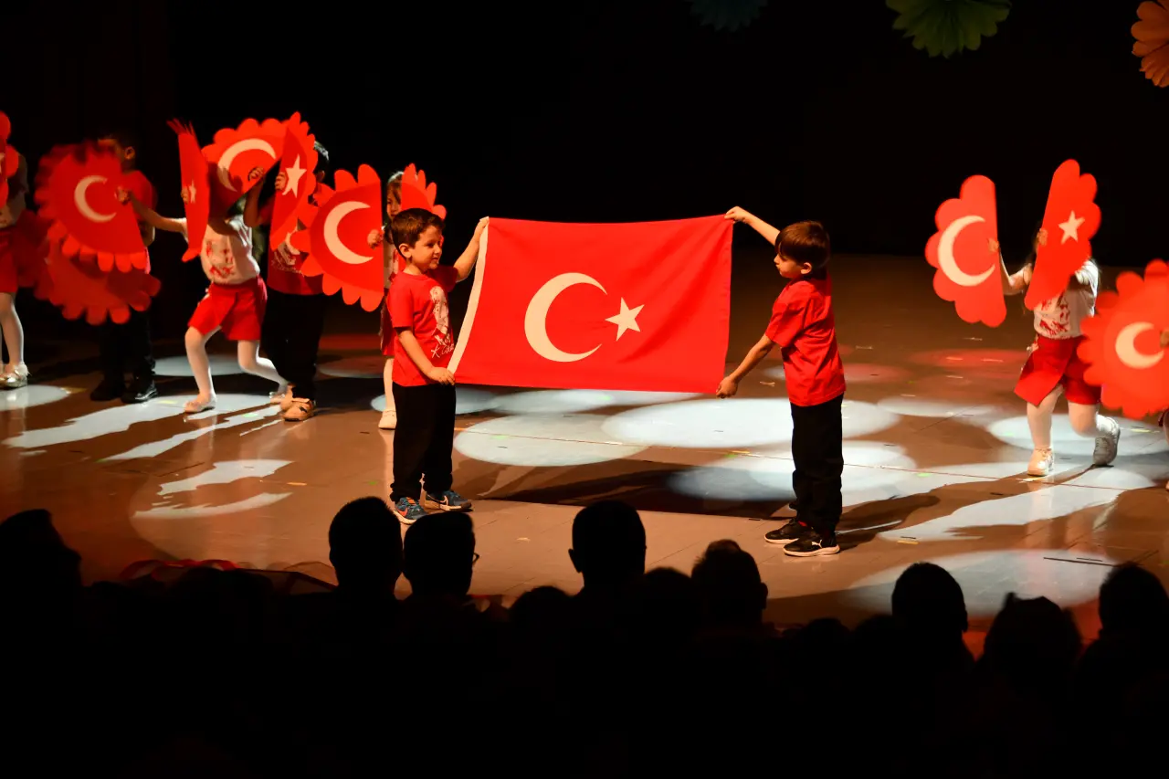 Gümüşhane’de 23 Nisan Ulusal Egemenlik ve Çocuk Bayramı Törenlerle Kutlandı 24