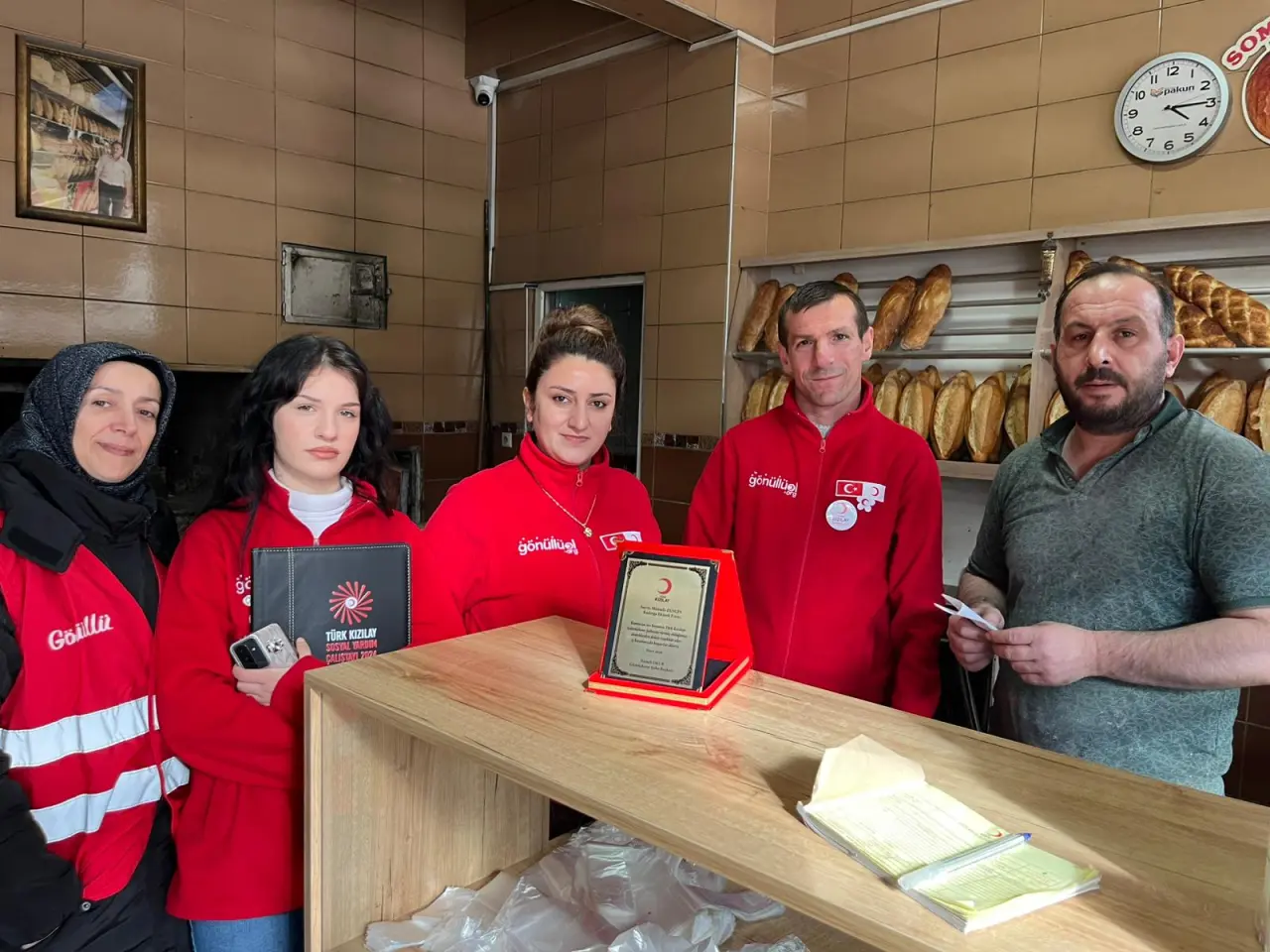 Türk Kızılay Gümüşhane Şubesi’nden hayırsever esnafa ahde vefa 15