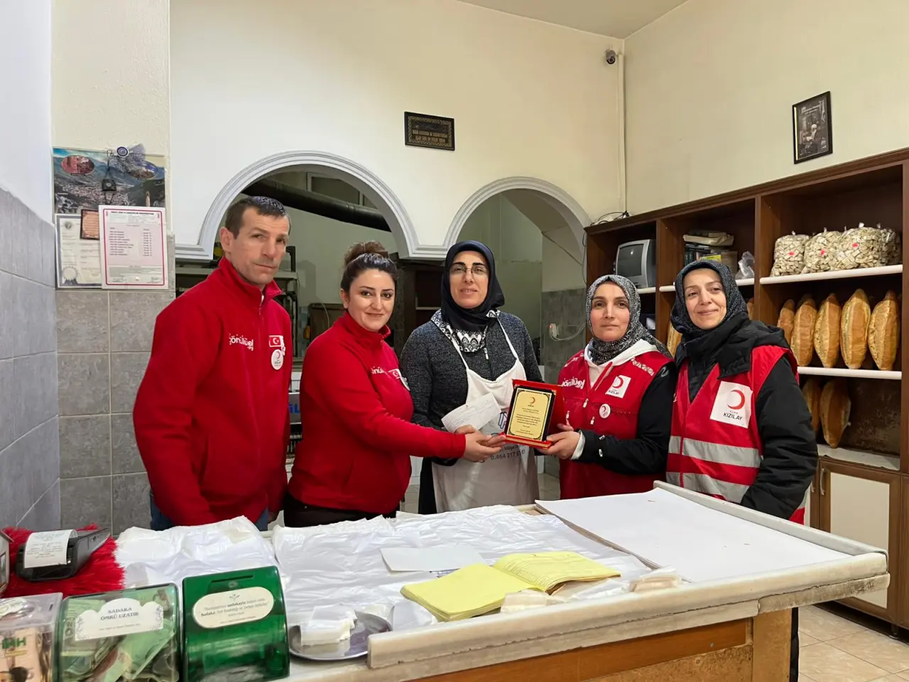 Türk Kızılay Gümüşhane Şubesi’nden hayırsever esnafa ahde vefa 6