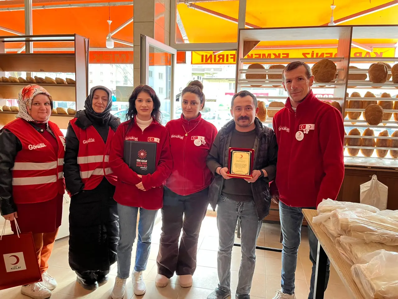 Türk Kızılay Gümüşhane Şubesi’nden hayırsever esnafa ahde vefa 14
