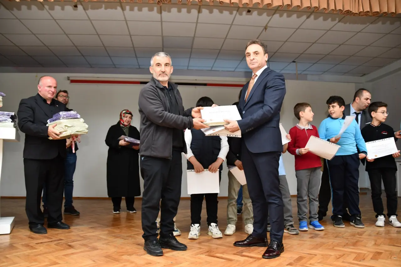 Gümüşhane'de Akıl ve Zekâ Oyunları İl Finalleri Tamamlandı: Şampiyonlar Ödüllerini Aldı 16