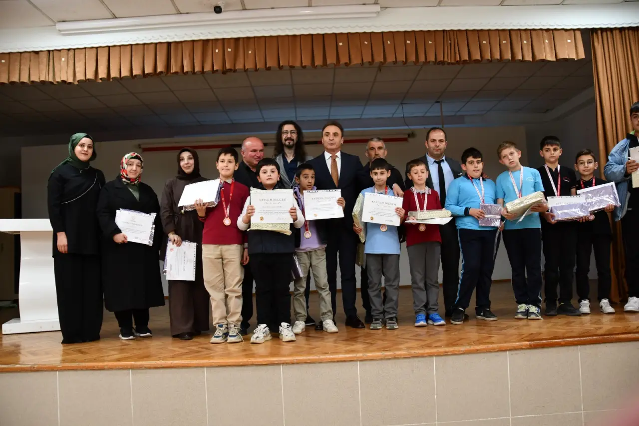 Gümüşhane'de Akıl ve Zekâ Oyunları İl Finalleri Tamamlandı: Şampiyonlar Ödüllerini Aldı 13