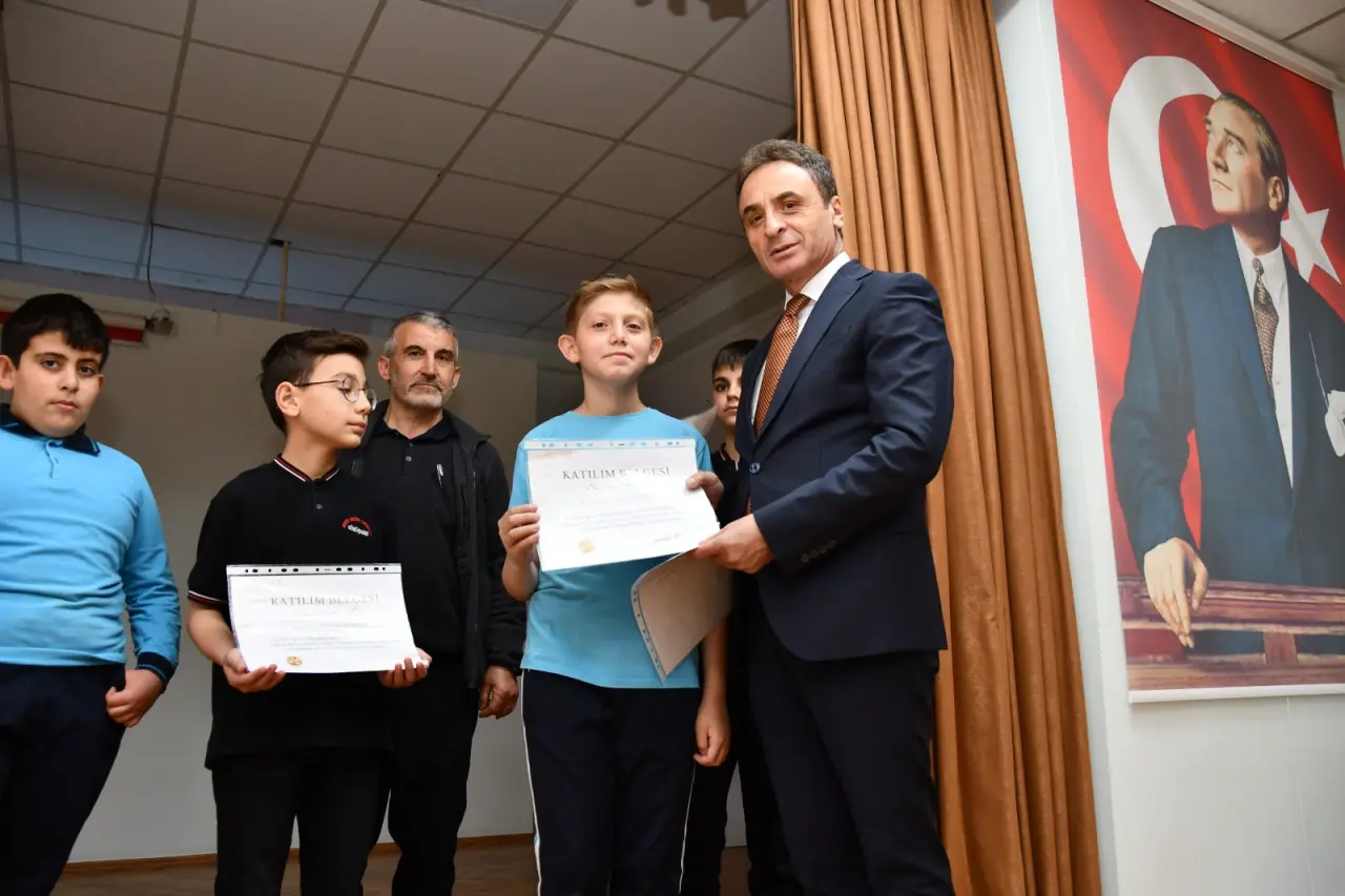 Gümüşhane'de Akıl ve Zekâ Oyunları İl Finalleri Tamamlandı: Şampiyonlar Ödüllerini Aldı 8