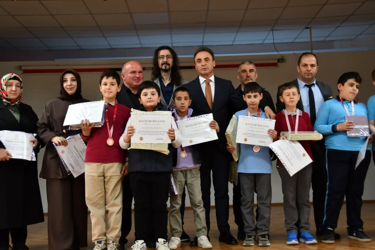 Gümüşhane'de Akıl ve Zekâ Oyunları İl Finalleri Tamamlandı: Şampiyonlar Ödüllerini Aldı 6
