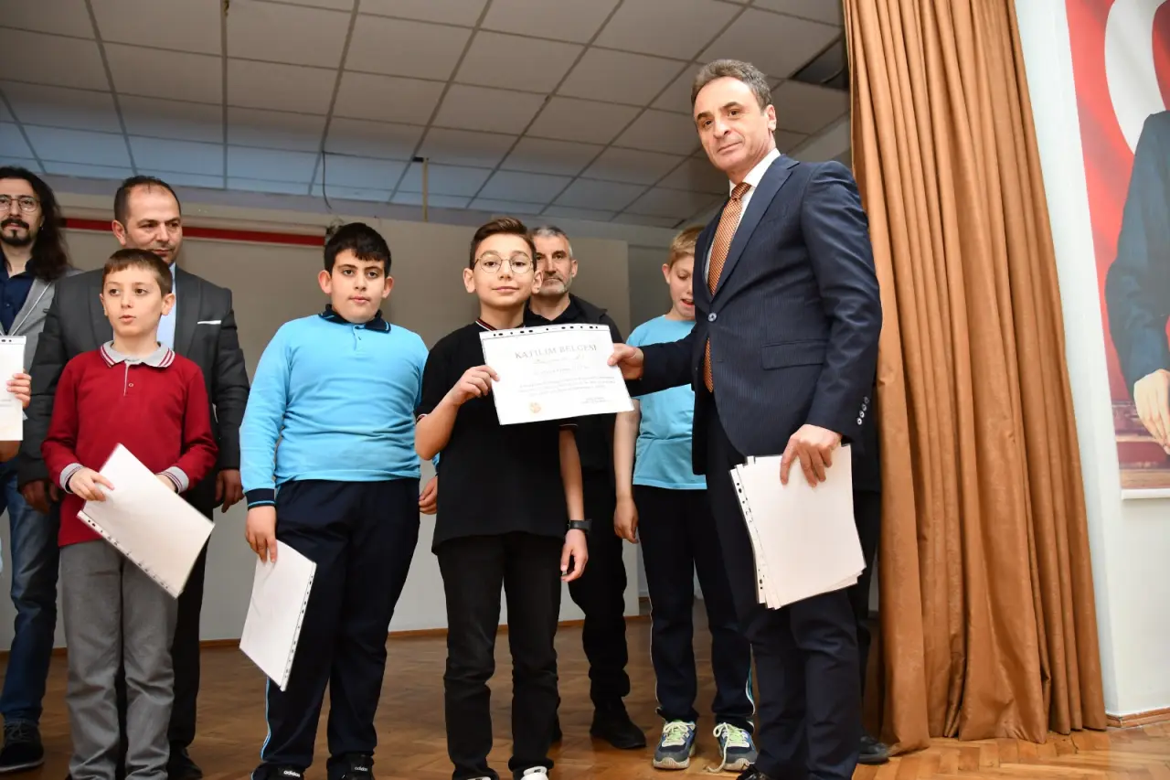 Gümüşhane'de Akıl ve Zekâ Oyunları İl Finalleri Tamamlandı: Şampiyonlar Ödüllerini Aldı 11