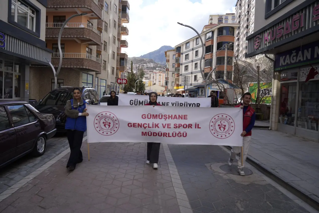 Gümüşhane'de obeziteye dikkat çekmek için yürüdüler 7