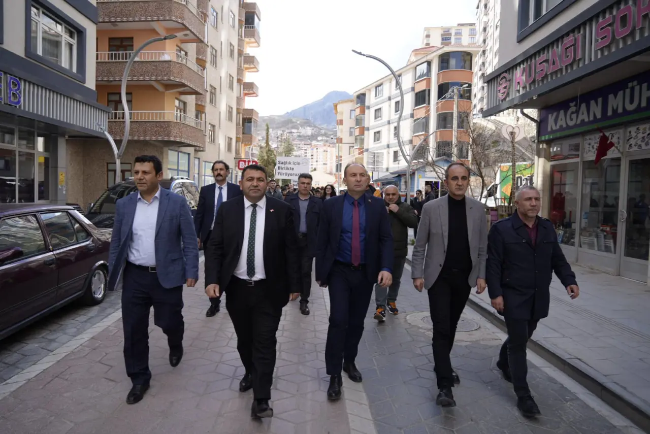 Gümüşhane'de obeziteye dikkat çekmek için yürüdüler 4