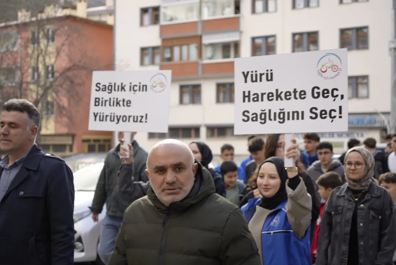 Gümüşhane'de obeziteye dikkat çekmek için yürüdüler 3