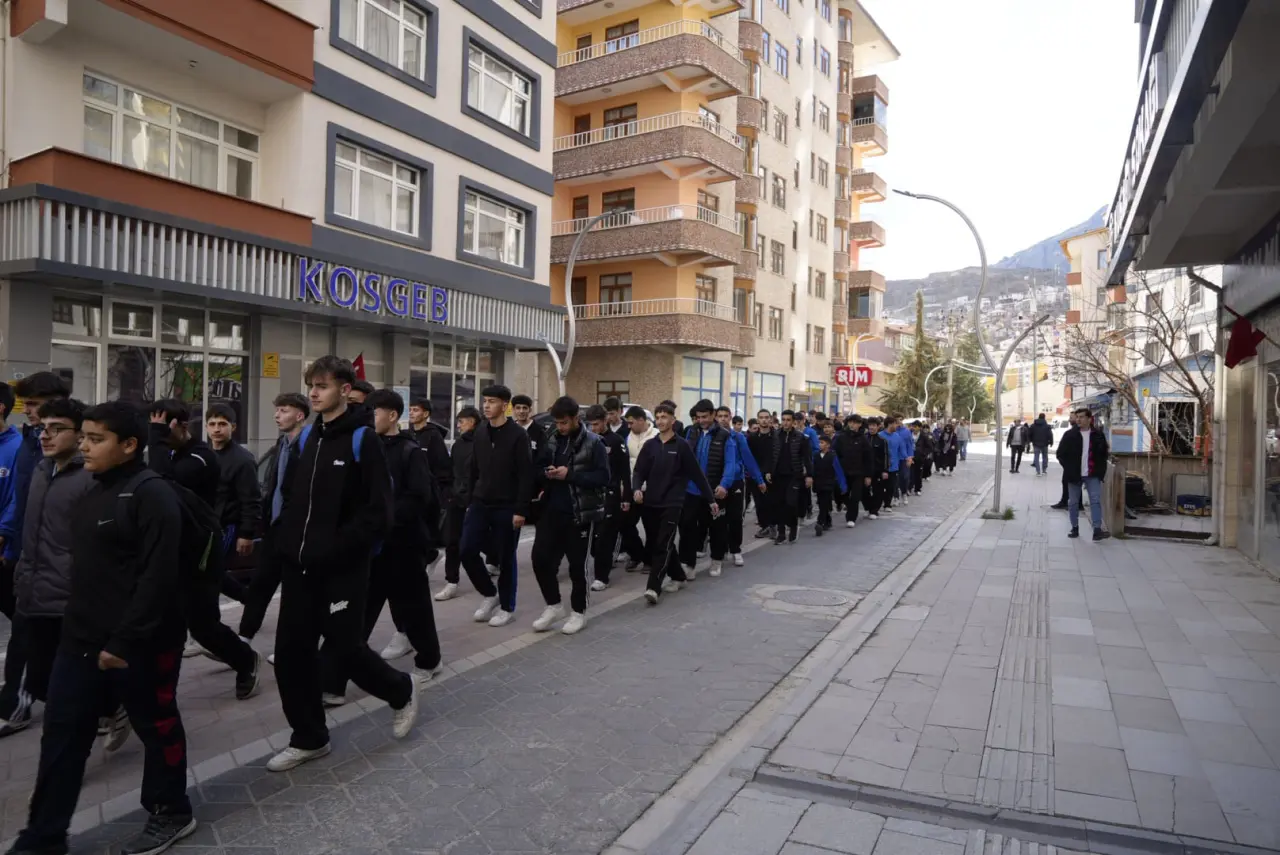 Gümüşhane'de obeziteye dikkat çekmek için yürüdüler 5