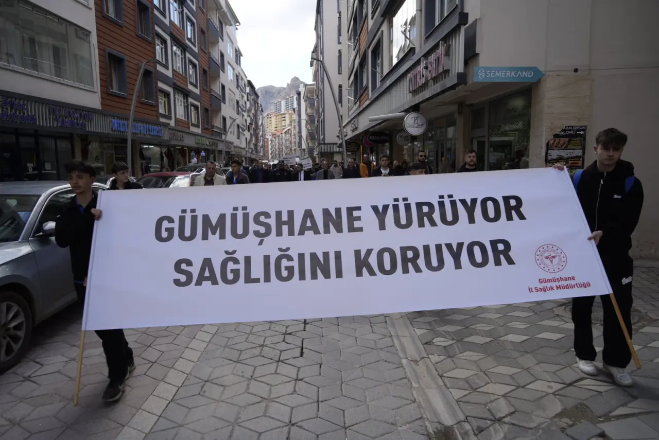 Gümüşhane'de obeziteye dikkat çekmek için yürüdüler 1