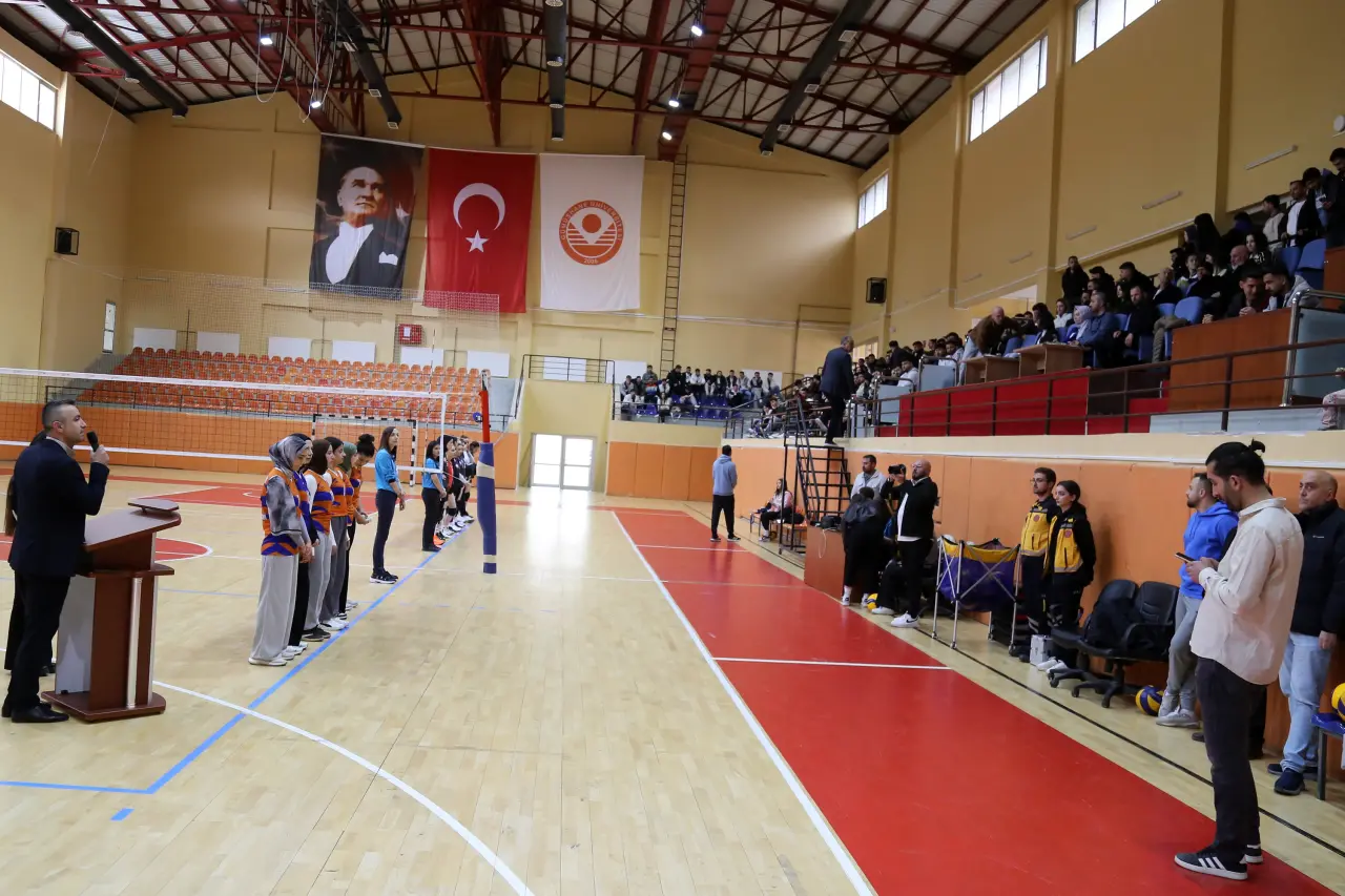 Gümüşhane’de Şenlik Ateşi Sporla Yandı: Üniversitede Büyük Heyecan! 3