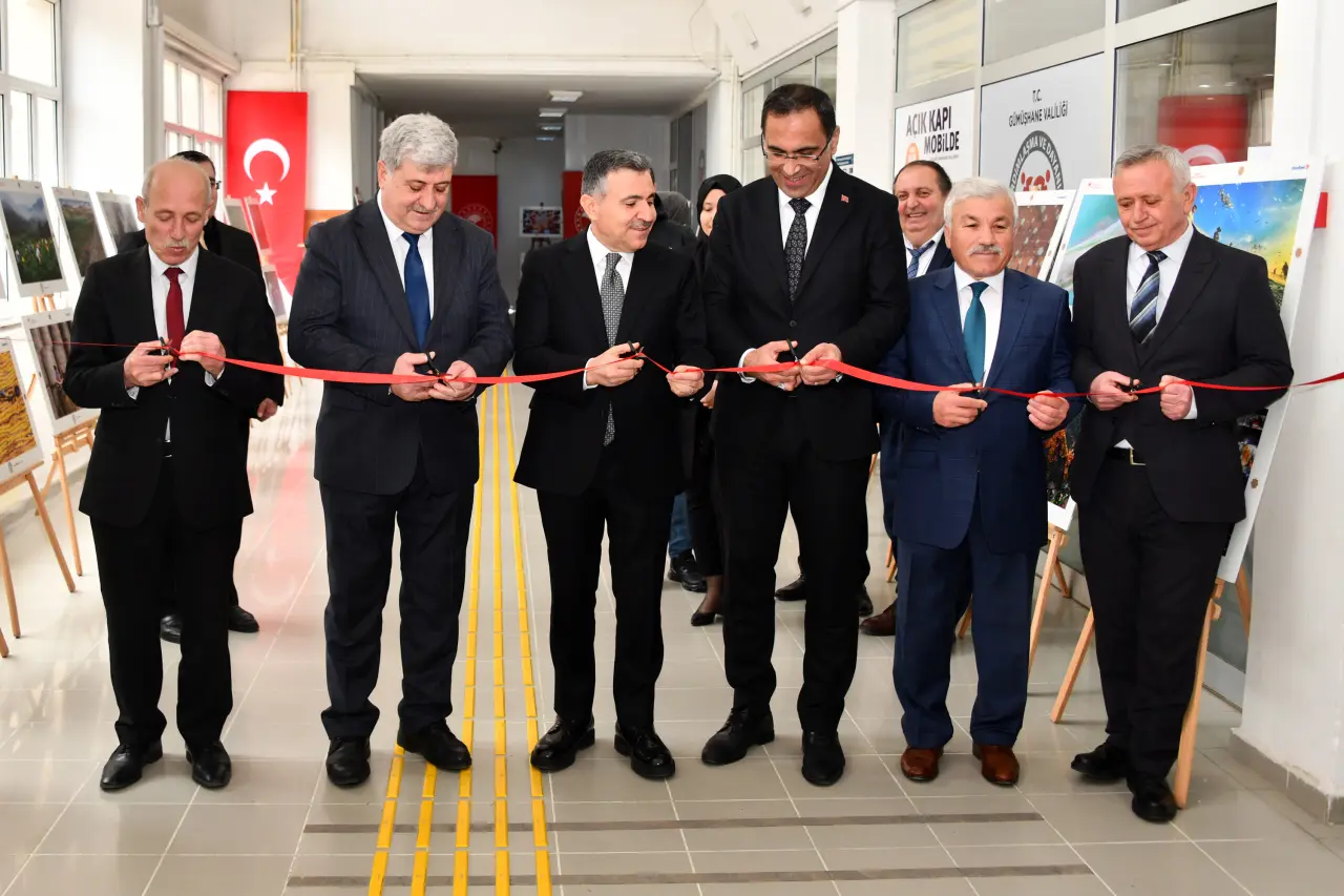 Gümüşhane’de Tarım ve İnsan temalı fotoğraf sergisi açıldı 1