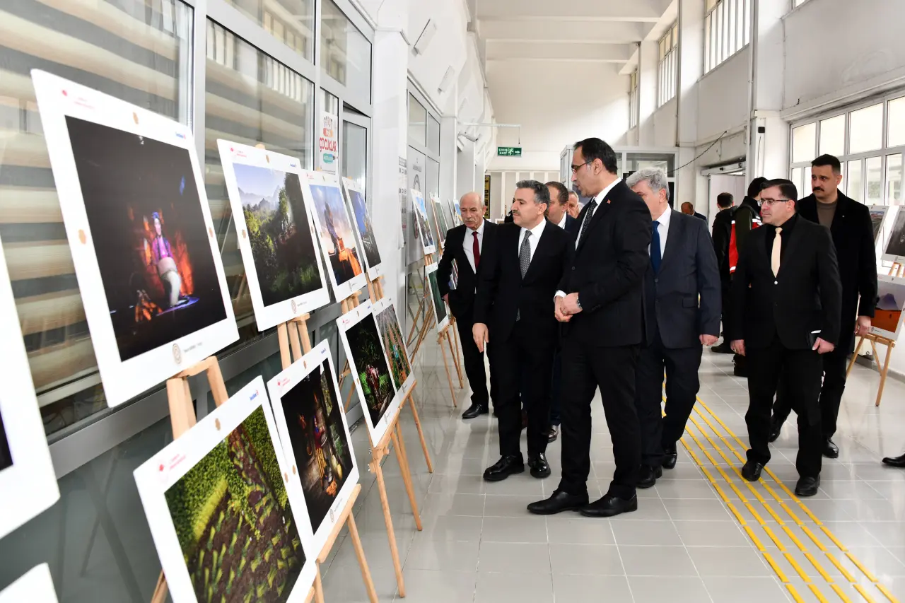 Gümüşhane’de Tarım ve İnsan temalı fotoğraf sergisi açıldı 4