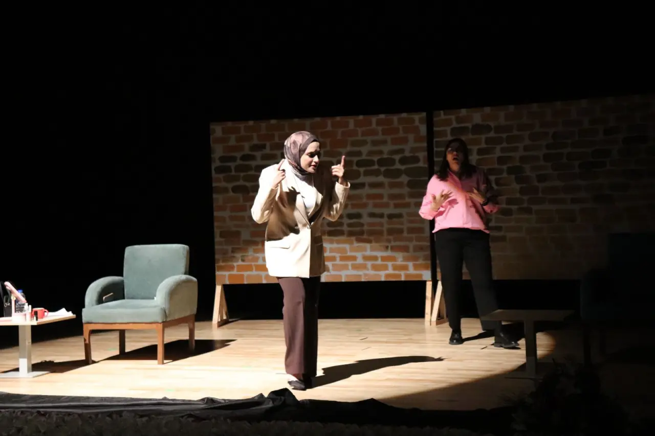 Gümüşhane’de tiyatro sahnesinde engel tanımayan performans 2