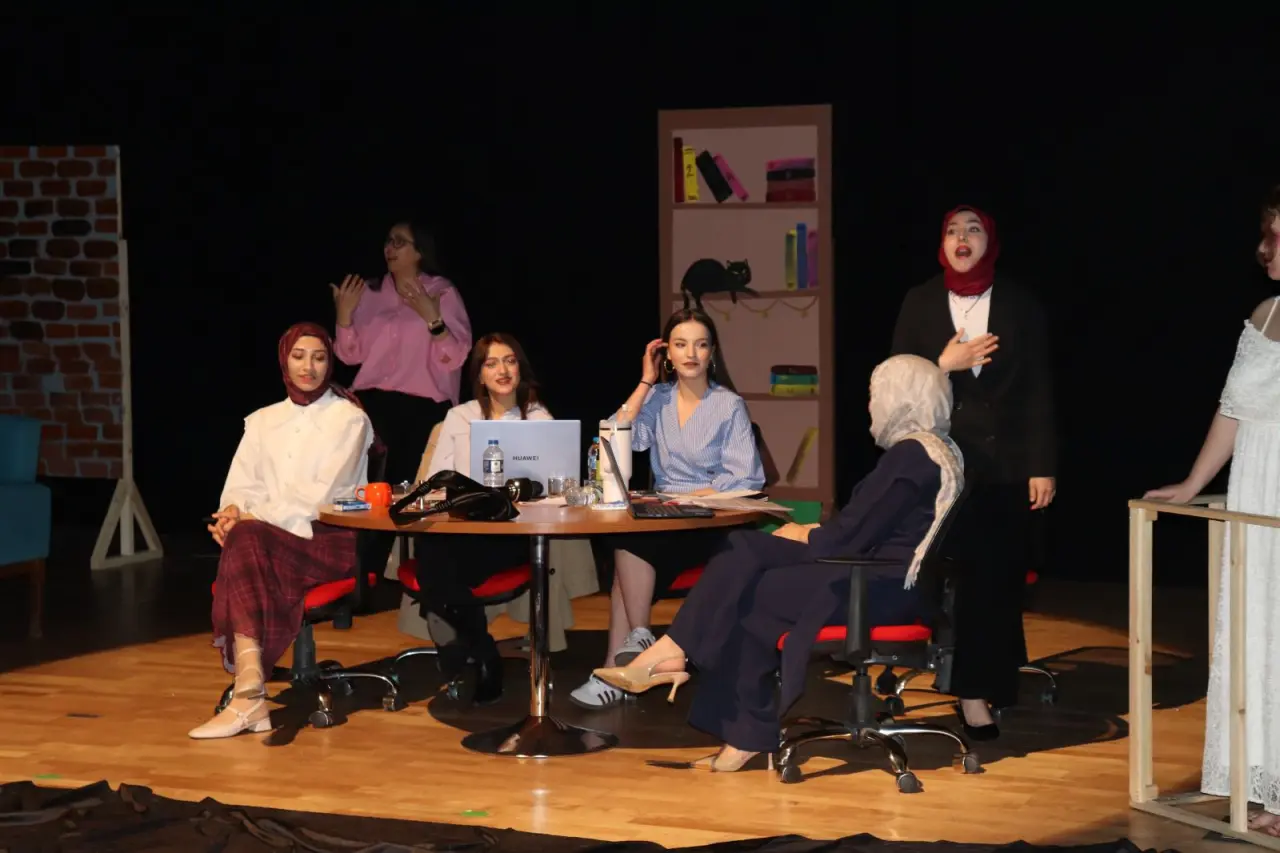 Gümüşhane’de tiyatro sahnesinde engel tanımayan performans 1